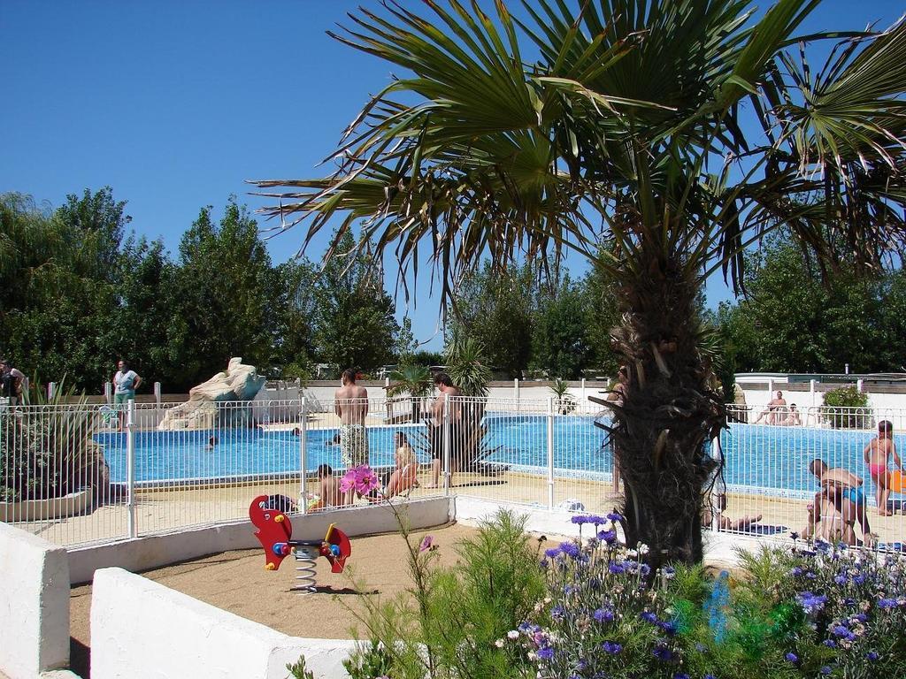 Camping Phare Ouest Saint-Denis-dʼOléron Exteriér fotografie